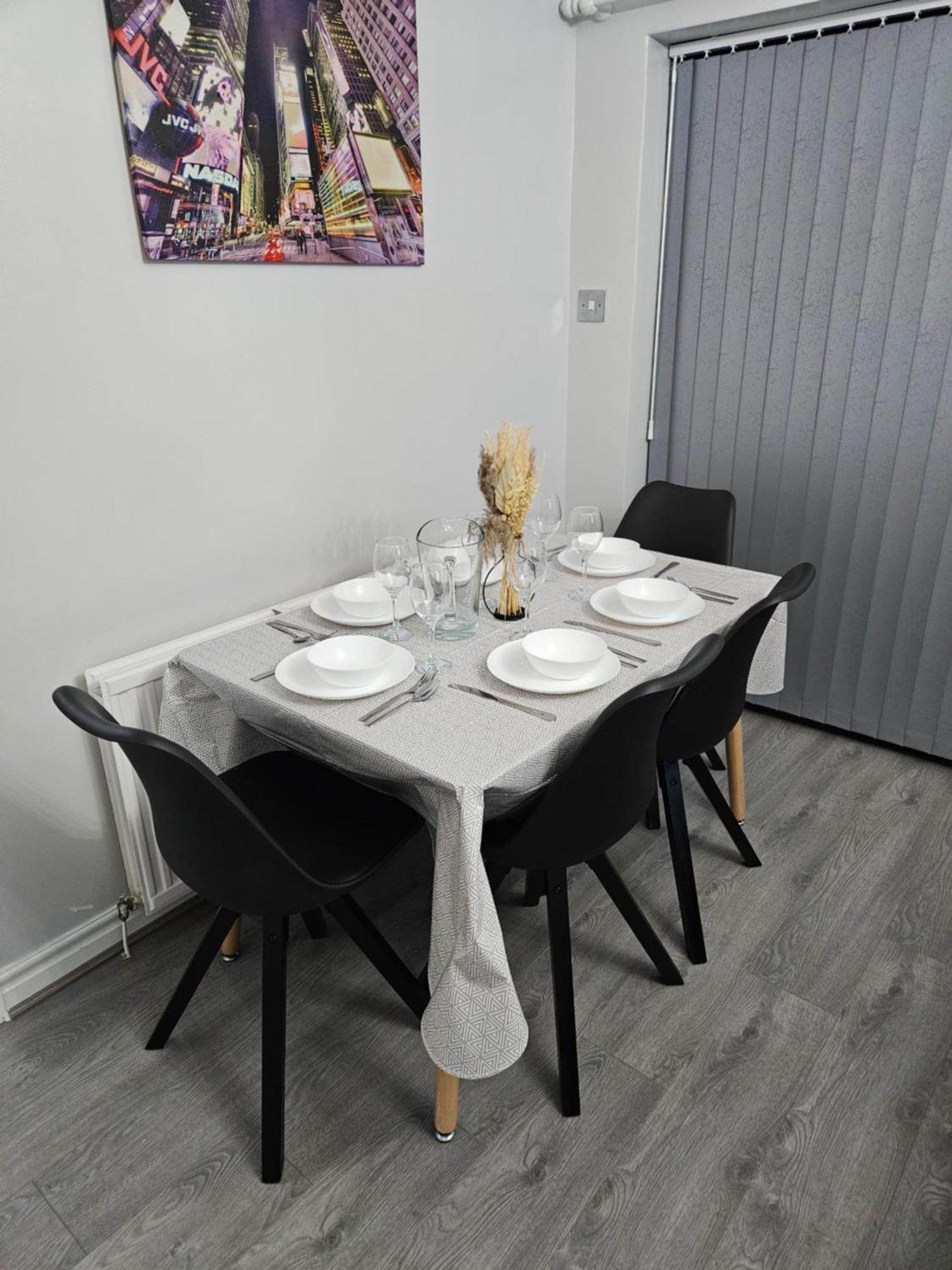 Lister Park Bradford 2Bed Detached Cottage House Parking Cinema Screen Games Room Exteriör bild