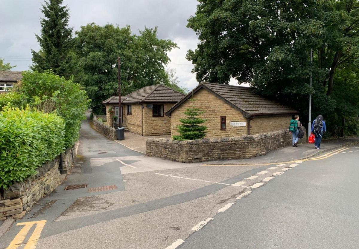 Lister Park Bradford 2Bed Detached Cottage House Parking Cinema Screen Games Room Exteriör bild